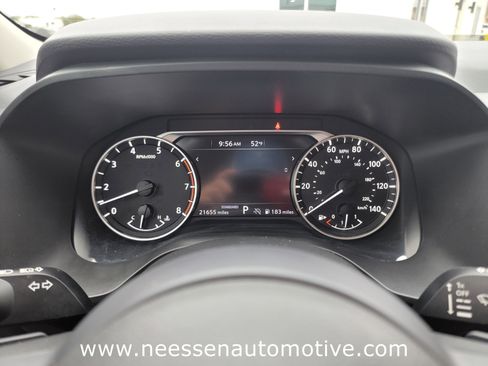 Used 2024 Nissan Rogue SV w/ SV Premium Package image 21