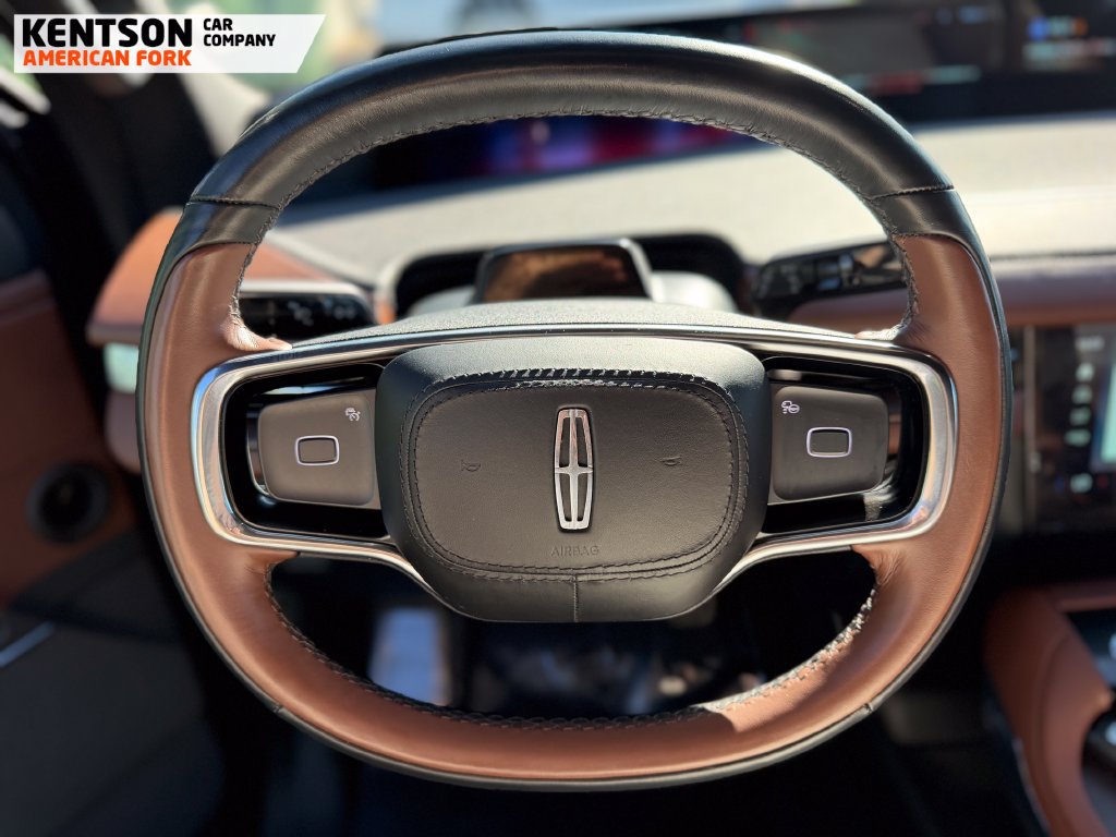 Used 2025 Lincoln Navigator Reserve AWD/4WD image 14