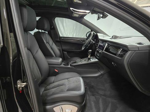 Used 2019 Porsche Macan AWD/4WD image 11