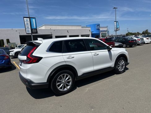 Used 2023 Honda CR-V EX image 3