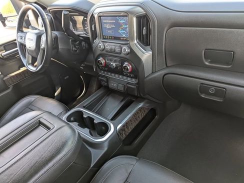 Used 2022 GMC Sierra 2500 Denali w/ Denali Black Diamond Edition image 12