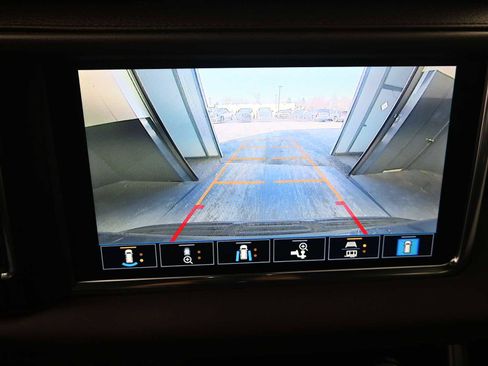 Used 2021 GMC Yukon Denali w/ Advanced Technology Package image 14