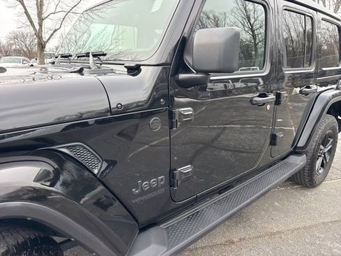 Used 2022 Jeep Wrangler Unlimited Sahara image 4