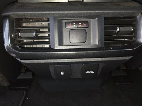 Used 2021 Ford F150 Lariat w/ Equipment Group 502A High image 25