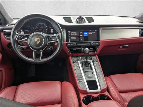 Used 2020 Porsche Macan Turbo image 17