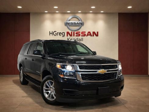 Used 2020 Chevrolet Suburban LT w/ LT Midnight Edition RWD image 5