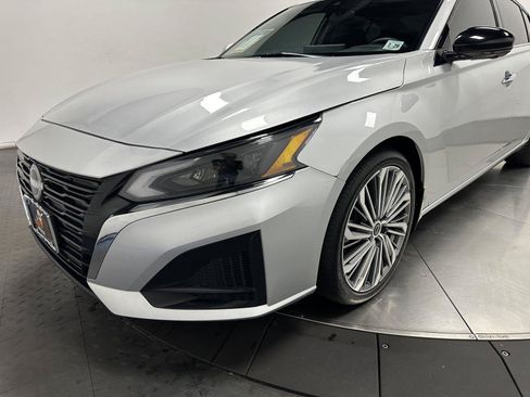 Used 2024 Nissan Altima 2.5 SL AWD/4WD image 8