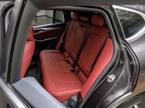 Used 2025 BMW X4 xDrive30i image 43