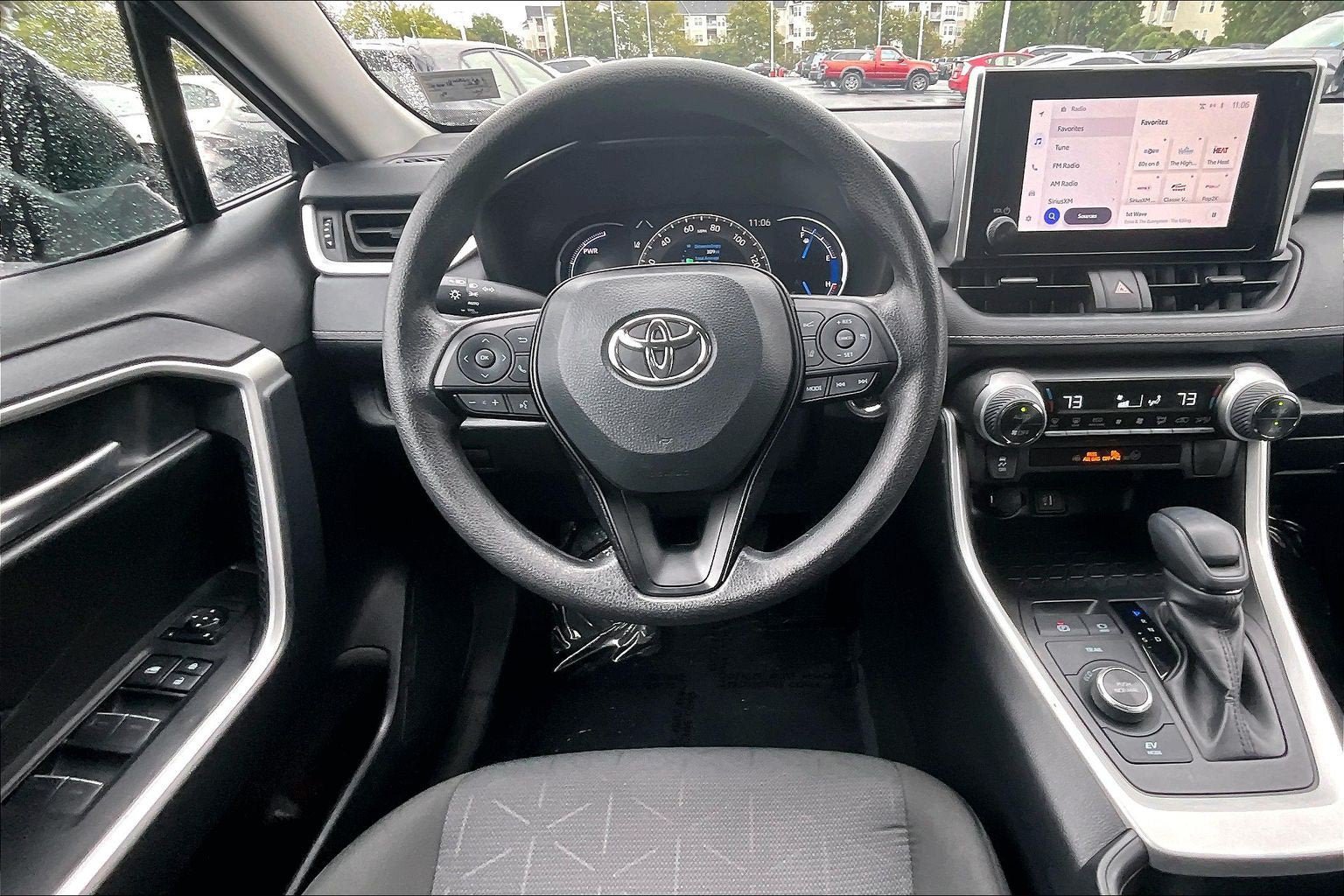 Used 2025 Toyota RAV4 XLE AWD/4WD image 5
