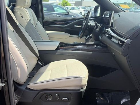 Used 2021 Cadillac Escalade Sport w/ Driver Assist Tech Package AWD/4WD image 19