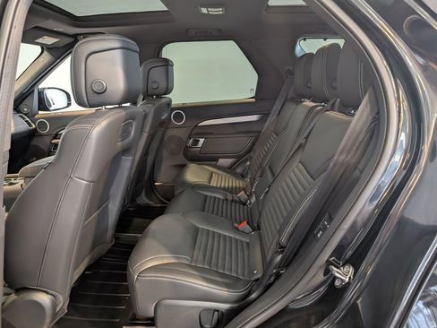 Used 2025 Land Rover Discovery Dynamic SE image 24