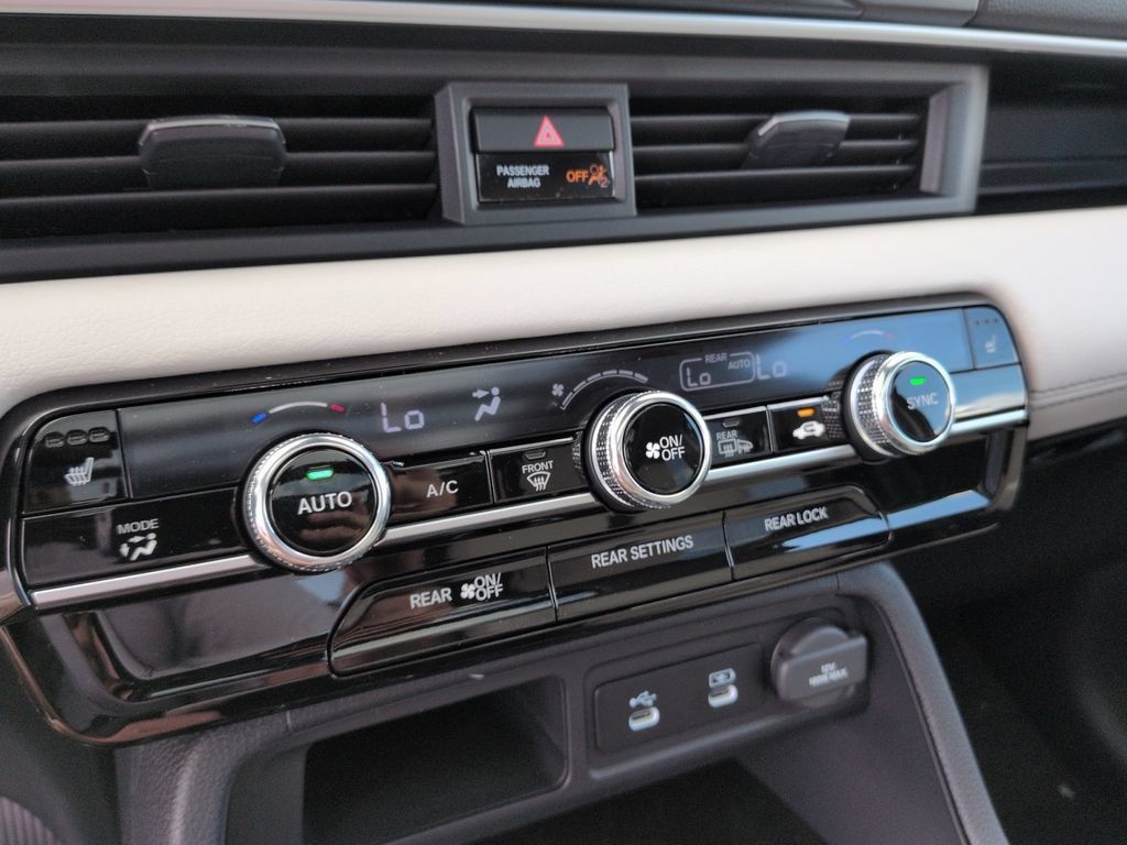 New 2026 Honda Pilot Touring image 17