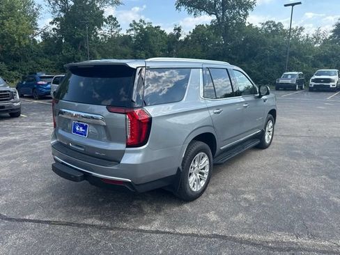 Used 2023 GMC Yukon SLT w/ SLT Luxury Package AWD/4WD image 7