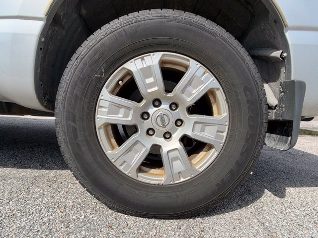 Used 2017 Nissan Titan SV RWD image 9