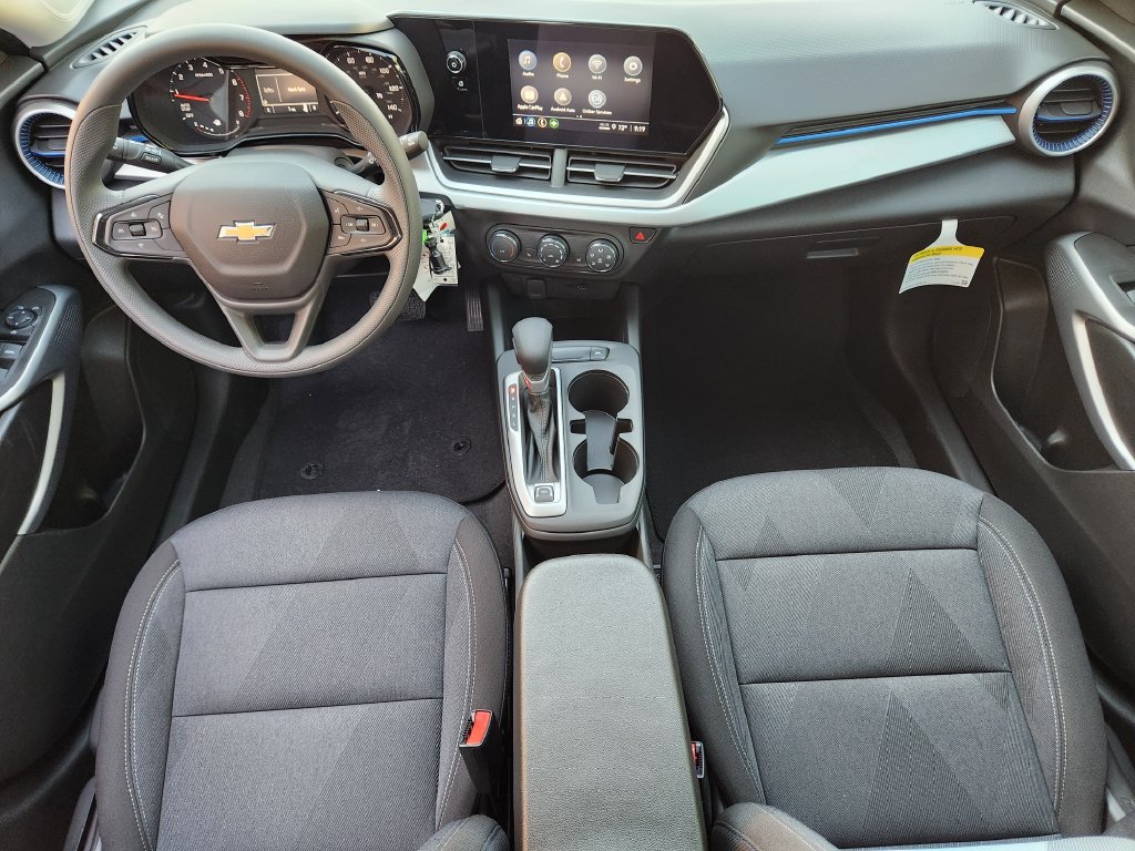 New 2026 Chevrolet Trax LS w/ LS Convenience Package FWD image 17