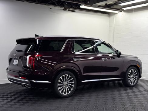 Used 2024 Hyundai Palisade Calligraphy AWD/4WD image 2