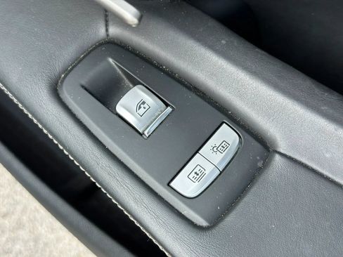 Used 2018 BMW 750i RWD image 32