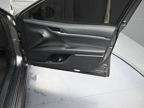 Used 2022 Toyota Camry XSE image 28