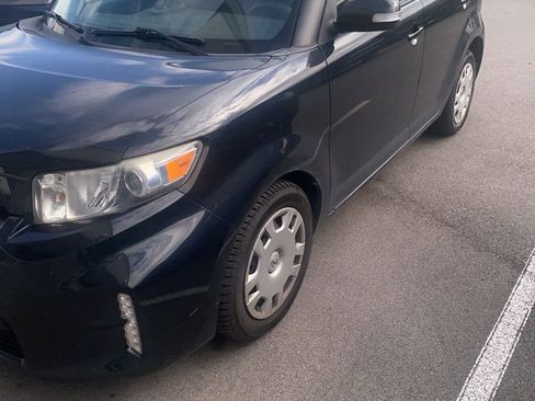 Used 2014 Scion xB image 1