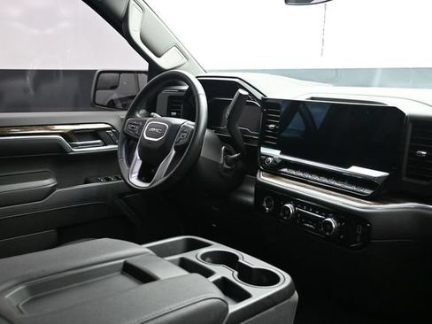 Used 2024 GMC Sierra 1500 Elevation AWD/4WD image 11