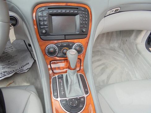 Used 2004 Mercedes-Benz SL 500 w/ Trim Pkg image 18