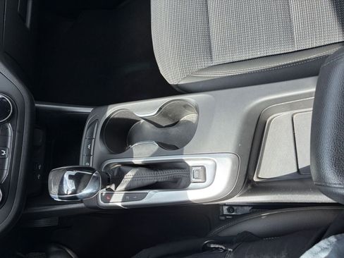 Used 2025 Buick Envista Preferred FWD image 35