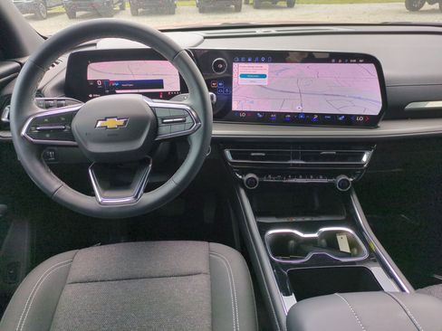 Certified 2026 Chevrolet Traverse LT w/ Driver Confidence Package FWD image 28