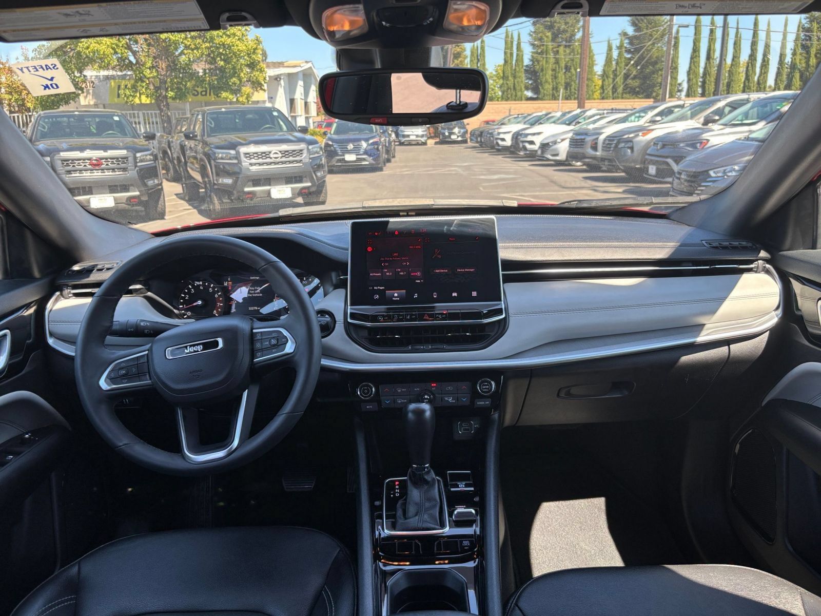 Used 2025 Jeep Compass Limited AWD/4WD image 33
