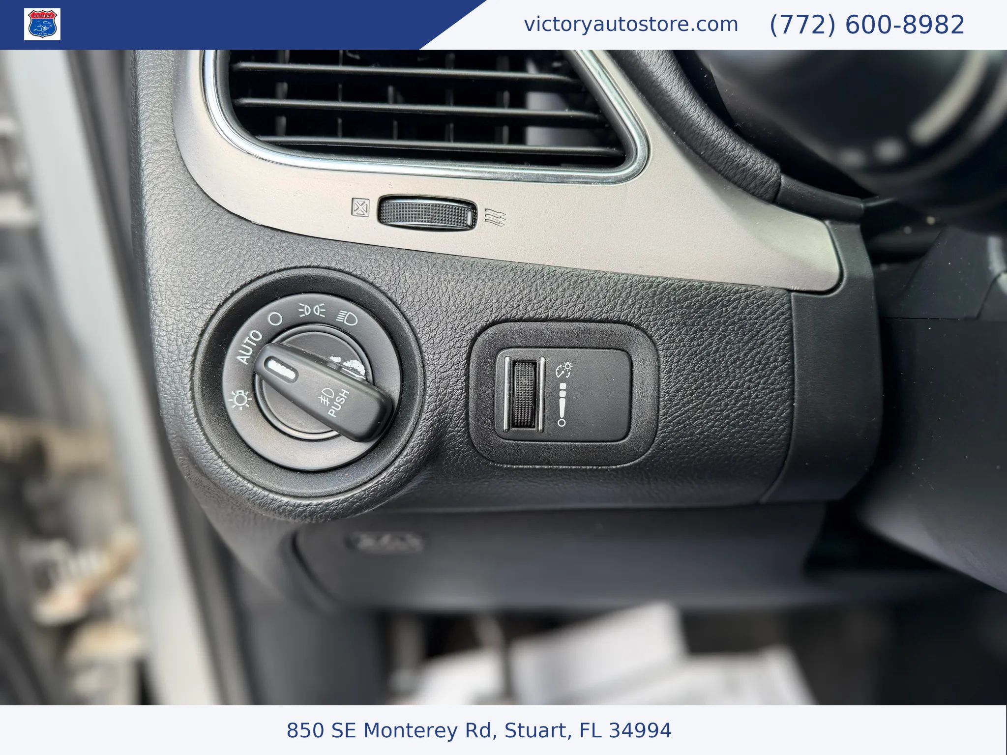 Used 2020 Dodge Journey Crossroad FWD image 19