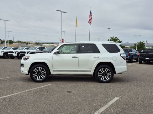 Used 2019 Toyota 4Runner Limited AWD/4WD image 2
