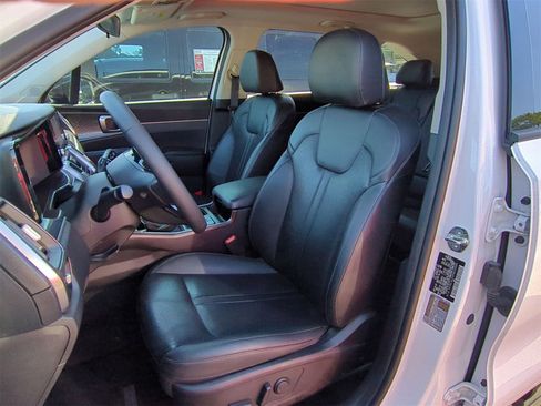 Used 2023 Kia Sorento S w/ Panoramic Sunroof Package image 11