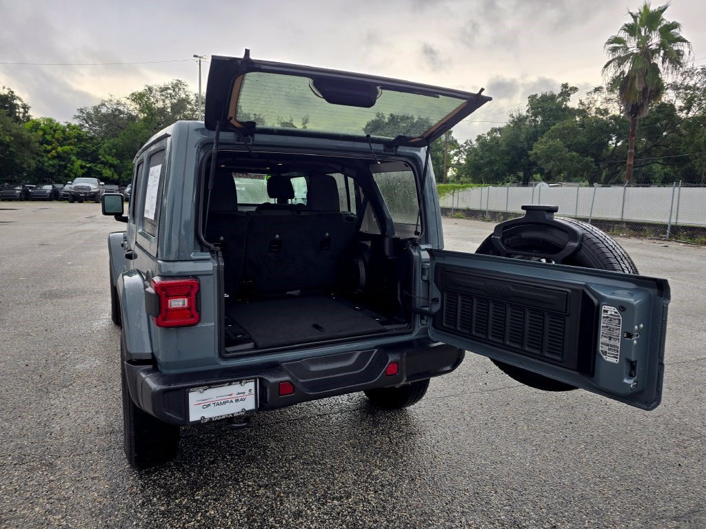 Used 2026 Jeep Wrangler Unlimited Sahara AWD/4WD image 36