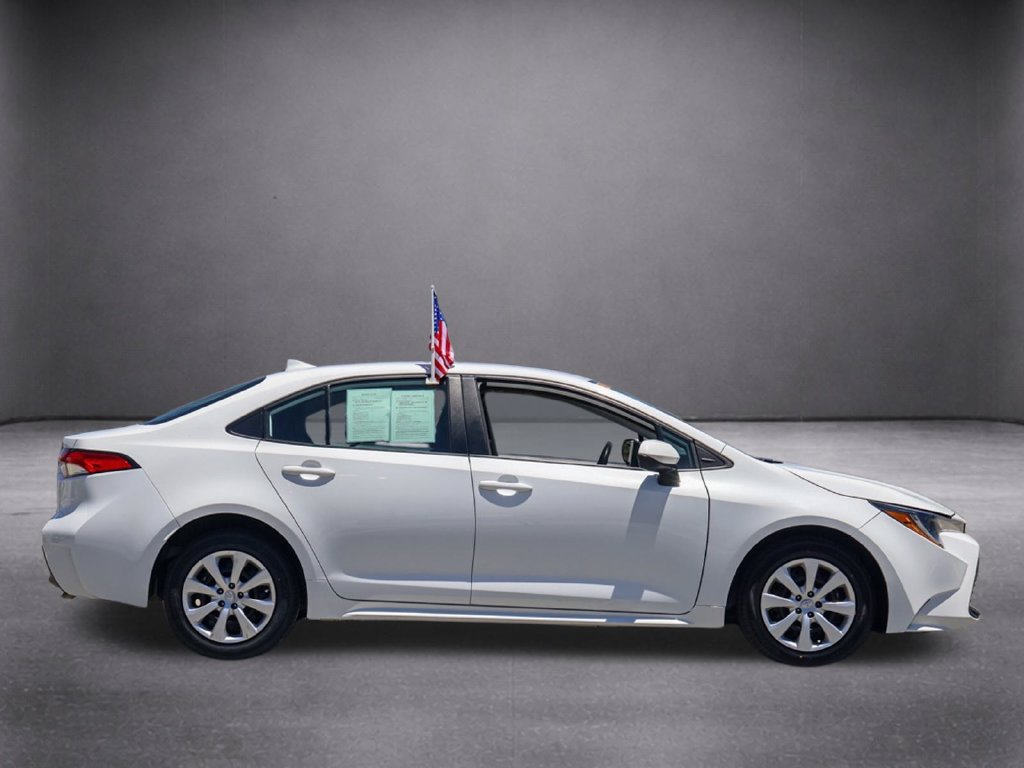 Used 2024 Toyota Corolla LE FWD image 3
