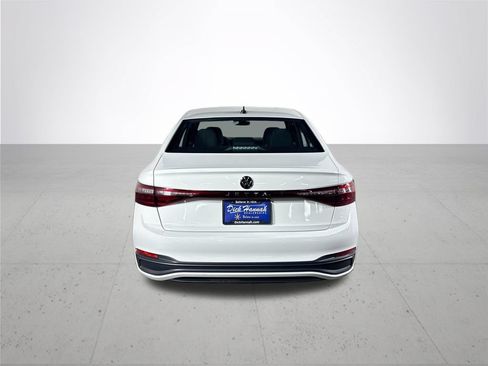 Used 2025 Volkswagen Jetta Sport FWD image 9