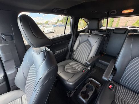 Used 2025 Toyota Highlander XSE AWD/4WD image 41