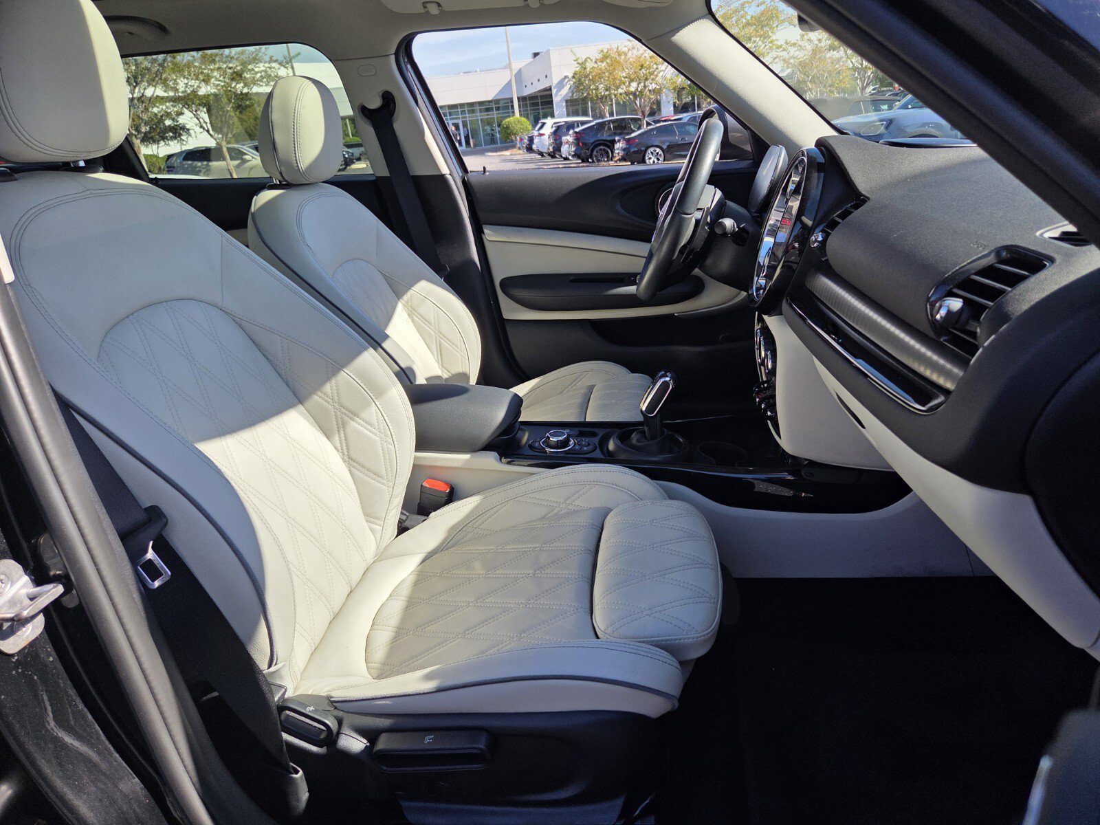 Used 2024 MINI Cooper Clubman S w/ Signature Upholstery Package FWD image 17