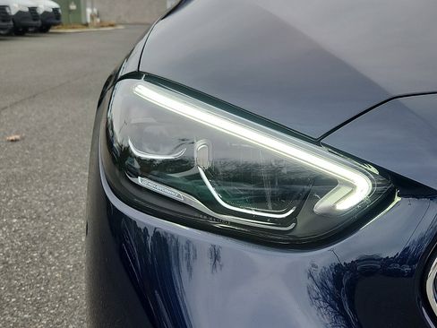 Used 2022 Mercedes-Benz C 300 4MATIC Sedan image 9