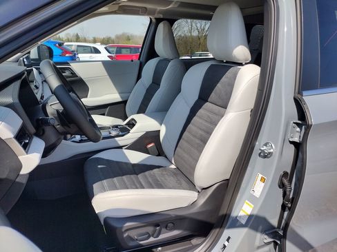 New 2026 Mitsubishi Outlander SE image 8