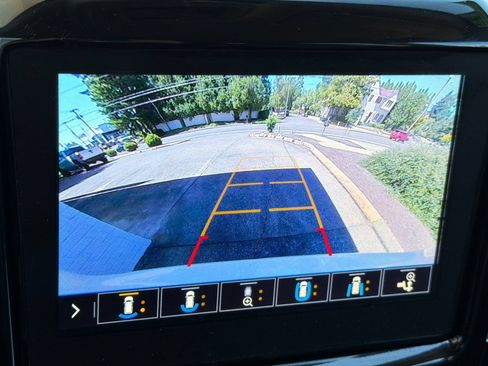 Used 2021 Chevrolet Traverse RS w/ LPO, Floor Liner Package AWD/4WD image 21