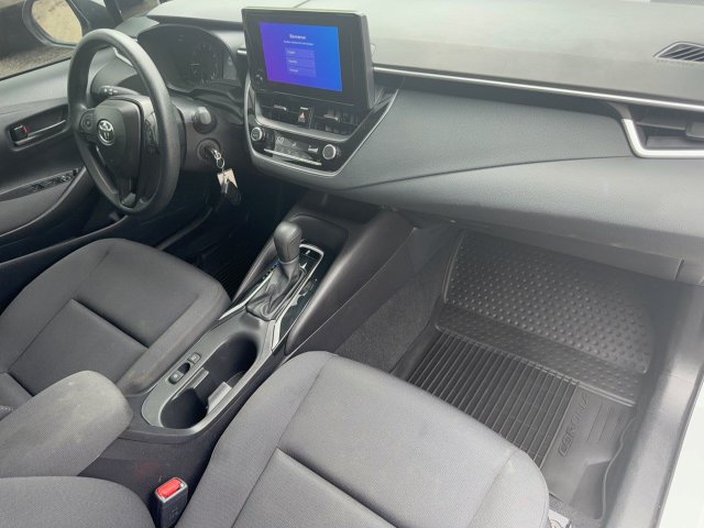 Used 2025 Toyota Corolla LE FWD image 33
