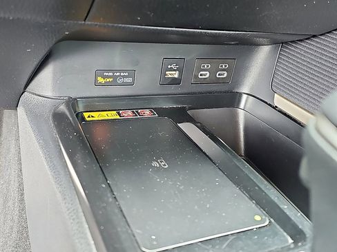 Used 2025 Toyota Camry SE image 24