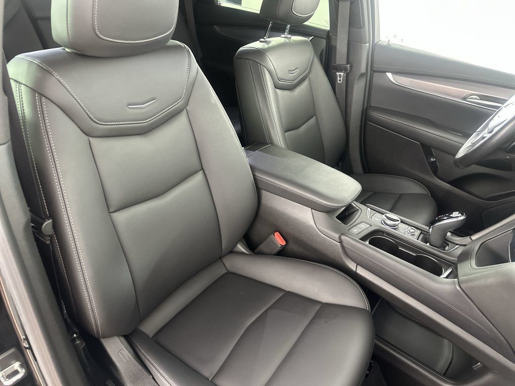 Used 2023 Cadillac XT5 Luxury FWD image 30
