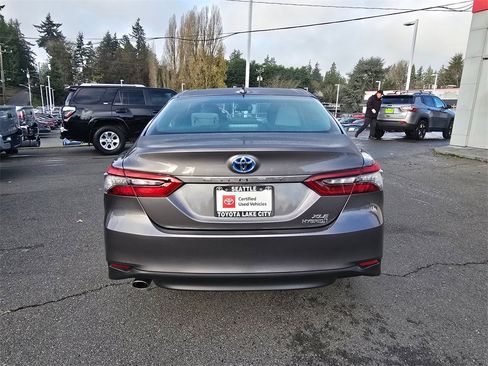 Certified 2021 Toyota Camry XLE w/ Navigation Upgrade Package image 6