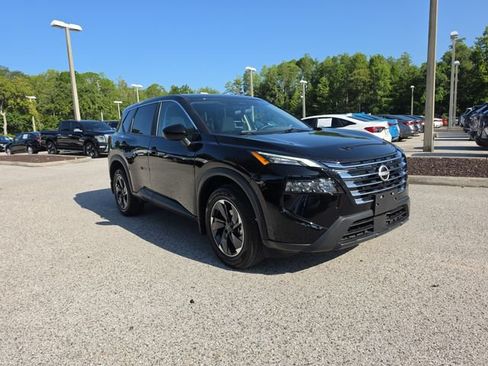 Certified 2025 Nissan Rogue SV AWD/4WD image 2