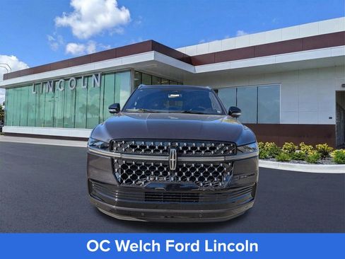 Certified 2025 Lincoln Navigator L Black Label AWD/4WD image 10