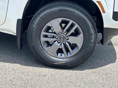 New 2026 Nissan Frontier SV w/ SV Convenience Package RWD image 9