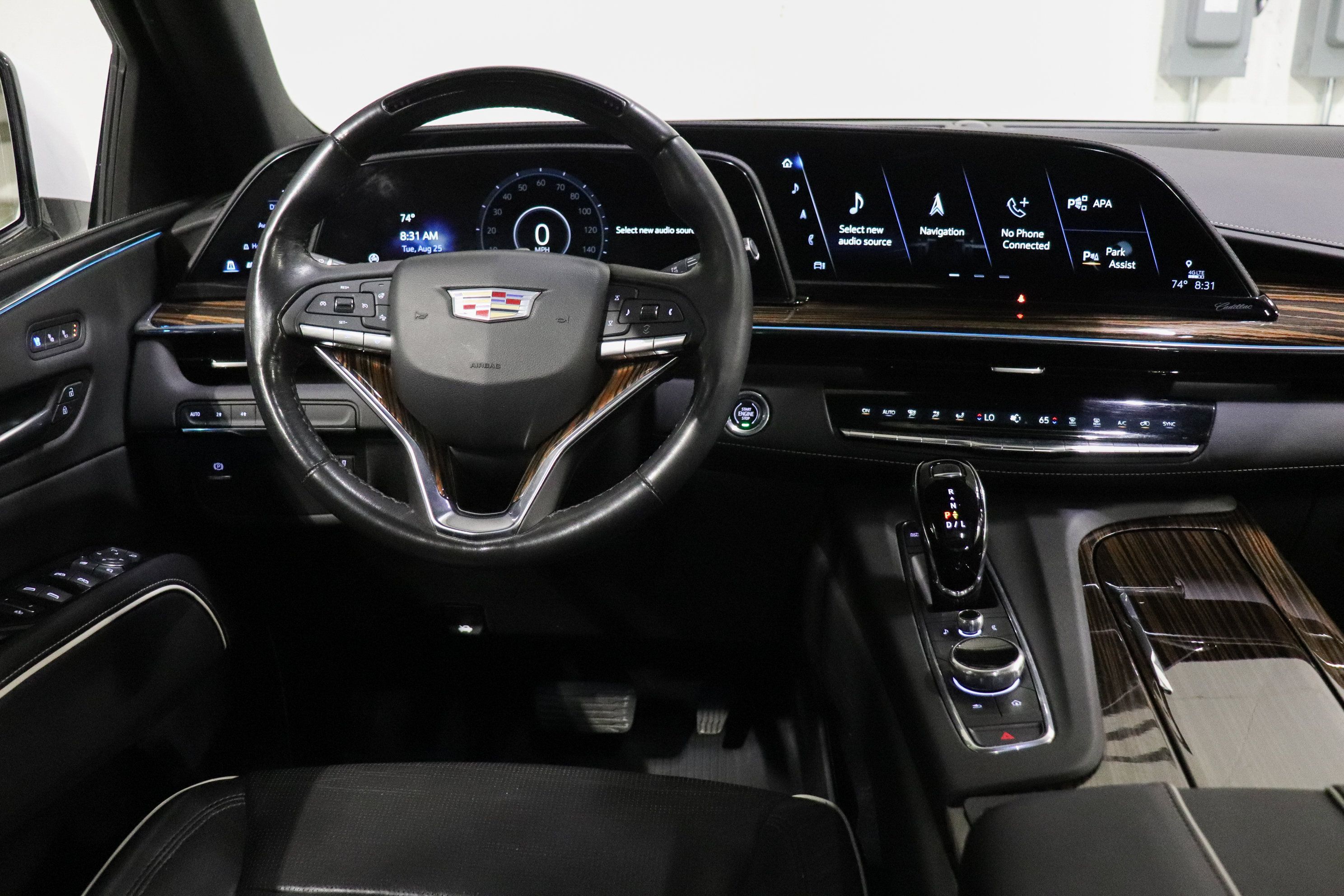 Used 2023 Cadillac Escalade Premium Luxury w/ LPO, Floor Liner Package AWD/4WD image 26