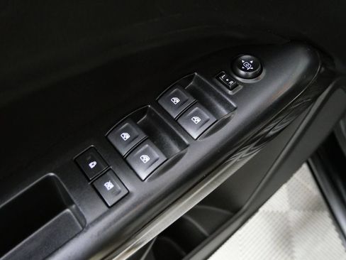 Used 2018 GMC Canyon SLE w/ Nightfall Edition AWD/4WD image 15