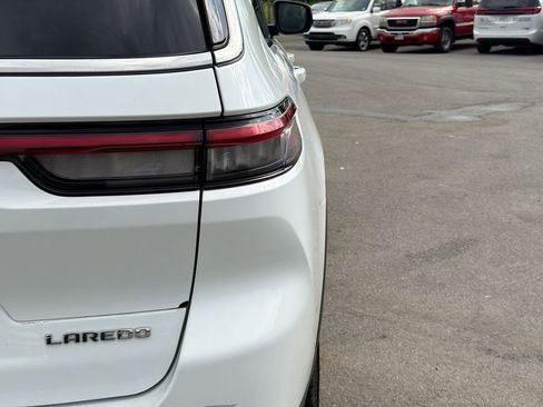 Used 2023 Jeep Grand Cherokee L Laredo RWD image 11