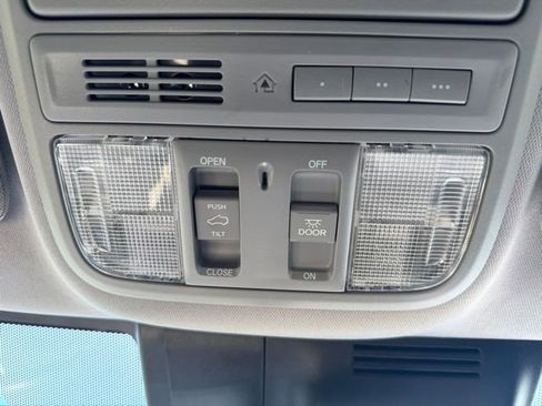 Used 2021 Honda CR-V Touring image 39